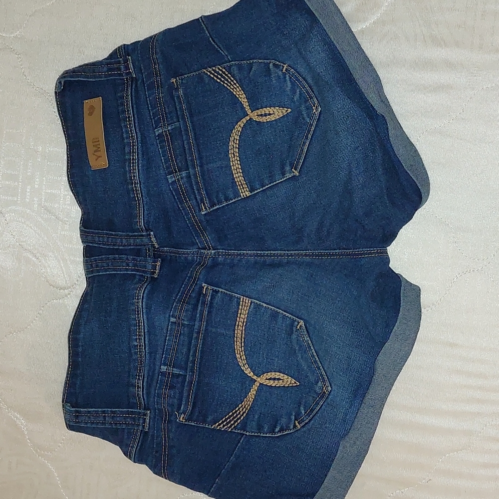 Shorts - Picture 2 of 2